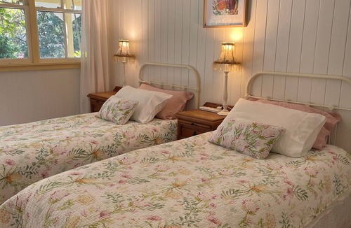 Black Mountain Bed & Breakfast | Noosa Hinterland Escape