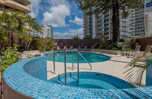 Main Beach Apartment | Norfolk Luxury Beachfront Apartments Gold Coast