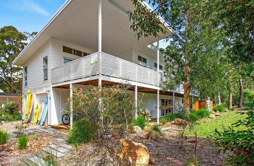 Bendalong House | North Bendy Beach house located across the road from beaches