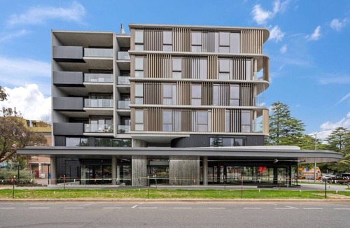 Braddon Apartment | North-Facing Studio APT w/Balcony & Park Views!