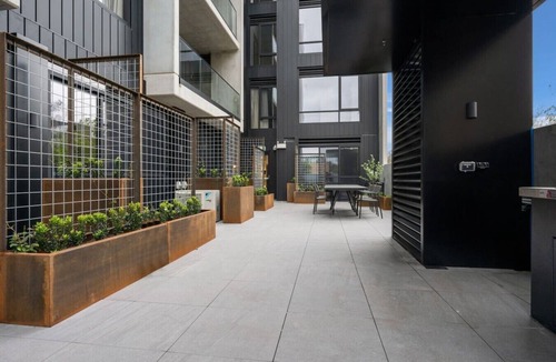 Braddon Apartment | North-Facing Studio APT w/Balcony & Park Views!