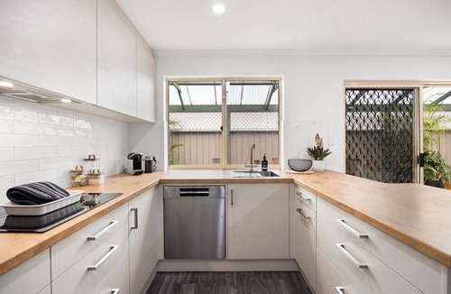 North Haven House | North Haven Days—Modern Comfort near the Beach