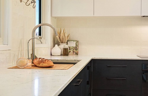 Robertson House | North Star – flexible home with separate granny flat, multiple living areas, gardens and firepit