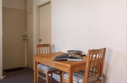 Northcote Apartment | Northcote Charm Spacious and Quiet Suburban Stay