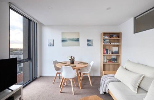 Brunswick East Apartment | Northside Rendezvous - A Stylish Couples' Hideaway