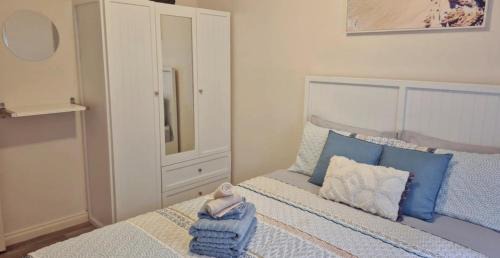 Victor Harbor Apartment | Number 4 Smugglers Inn