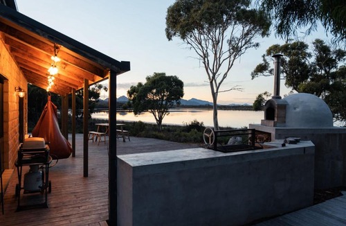 Coles Bay House | Numie Waterfront Luxury House with sauna and hot tub
