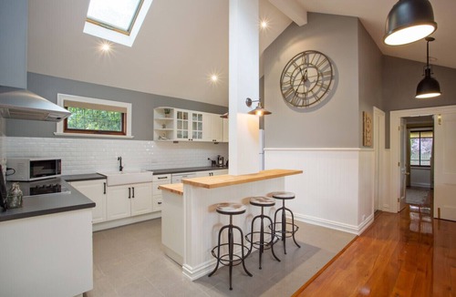 Rhyll Apartment | Oak Leaf Suite at Oaktree Lodge