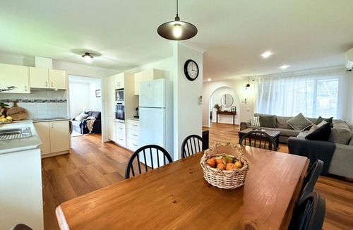 Denmark House | Oak Tree Cottage Denmark: Games Room + Pets, Mins to Town, Sleeps 6
