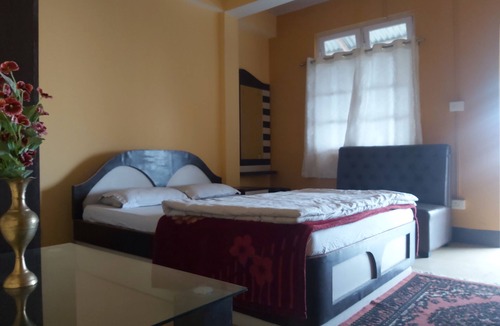Geyzing Hostel | oak valley retreat homestay hostel cafe