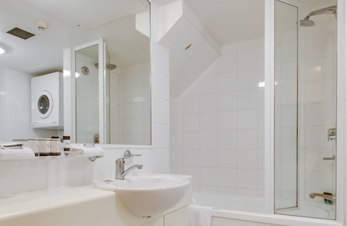 Fortitude Valley Hotel | Oakbridge Hotel & Apartments