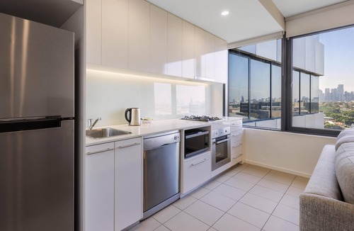 Travancore Hotel | Oaks Melbourne Flemington Suites
