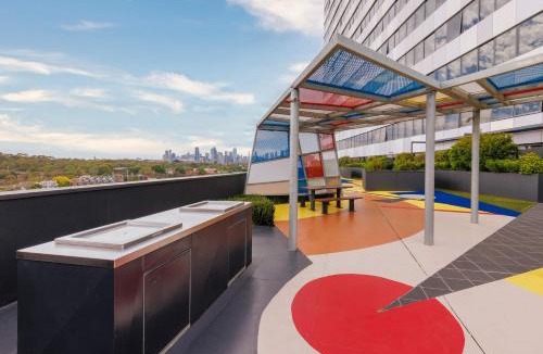 Travancore Apartment | Oaks Melbourne Flemington Suites