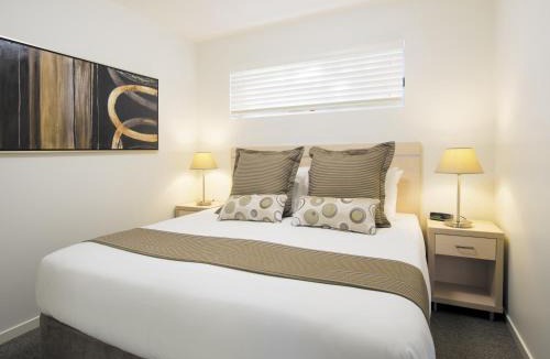 Middlemount Apartment | Oaks Middlemount Suites
