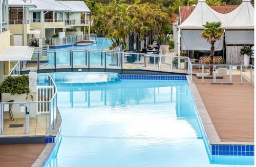 Salamander Bay Apartment | Oaks Pacific Blue Resort One Bedroom Lagoon Spa Aparment
