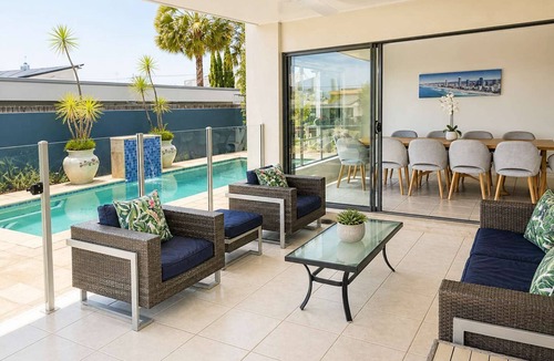 Broadbeach Waters House | Oasis by Khove