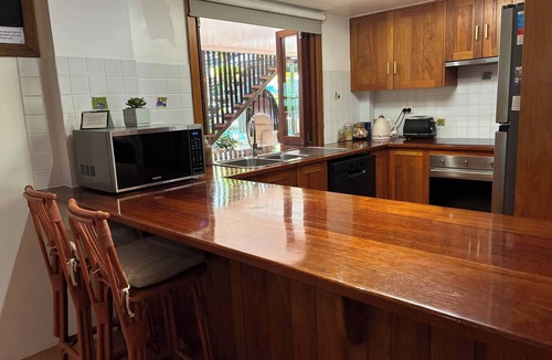 Whitfield Apartment | Oasis Leafy Whitfield