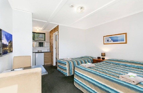 Hayborough Hotel | Ocean Crest Motel