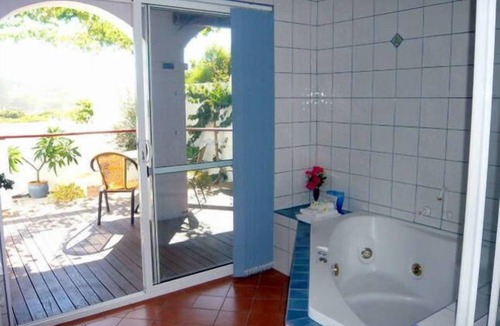 Prevelly Apartment | Ocean-Front Greek-themed: WAKE to Ocean views- open space to beach - Walk Trails