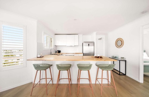 Caloundra Apartment | Ocean Glimpse Retreat - Sunlit Days by Kings Beach