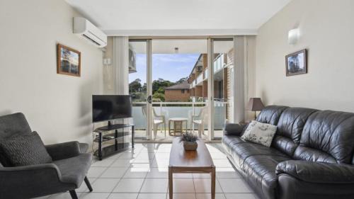 Coffs Harbour Resort | Ocean Parade 4 - Affordable, Pool, Spa, Cafes, Sleeps 4