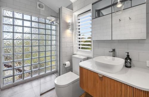 Buderim Apartment | Ocean Peeks, delightful 1 bedroom studio