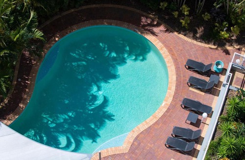 Main Beach Apartment | Ocean Sands Central Main Beach Apartment - CoastHM