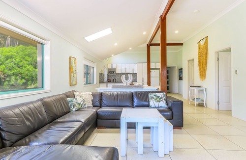 Kingscliff Apartment | Ocean View 3 BED - Spacious Coastal Haven with Stunning Ocean and Park Views