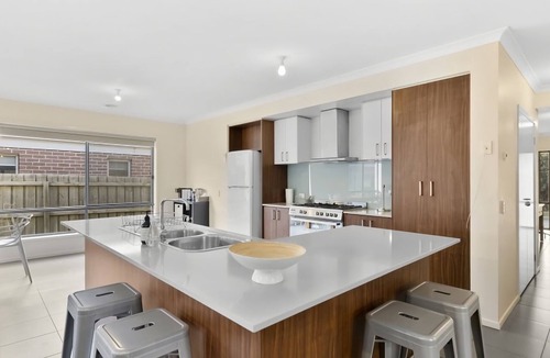 Torquay House | Ocean View Crescent 59