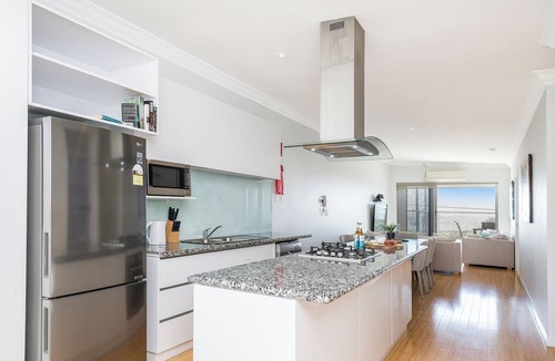 Lancelin House | Ocean View - Luxury beachside apartment with stunning ocean views