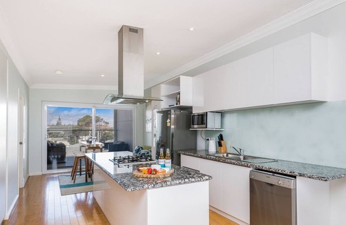 Lancelin House | Ocean View - Luxury beachside apartment with stunning ocean views