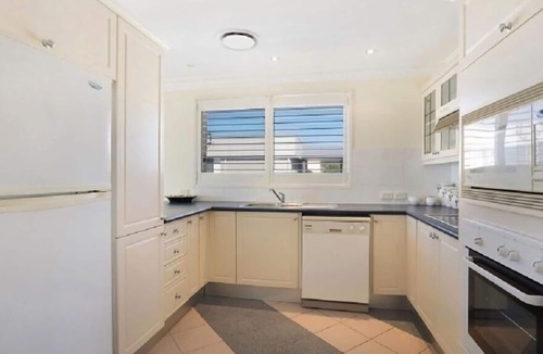 Umina Beach Apartment | Ocean View on the Esplanade
