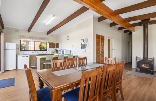 Anglesea House | Ocean View Retreat