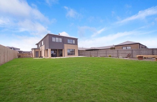 Warrnambool House | Ocean View Retreat EV Charger Family Friendly