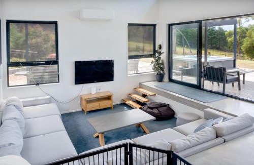 Lower Snug House | Ocean views, spacious & private, hot hub