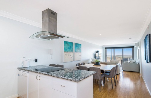 Lancelin House | Ocean Waves - Luxury beachside accommodation