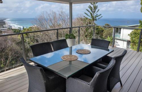 Coolum Beach House | Oceancrest Coolum Hideaway with Pool
