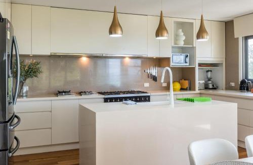 Coolum Beach House | Oceancrest Coolum Hideaway with Pool