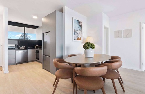 Tamarama Apartment | Oceanfront Terrace 2