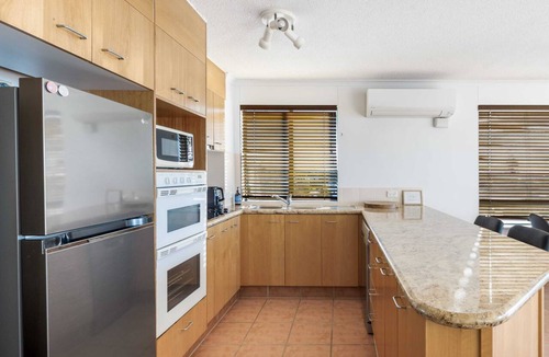 Moffat Beach Apartment | Oceanfront Views at Moffat Beach + Rooftop Terrace