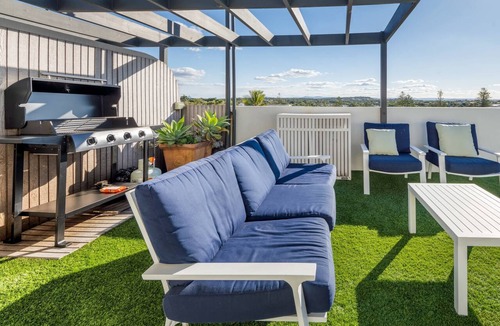 Moffat Beach Apartment | Oceanfront Views at Moffat Beach + Rooftop Terrace