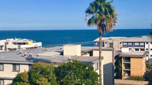 Kings Beach Apartment | Oceanic #7 - Great Location With Ocean Views