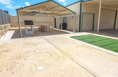 Lancelin House | Oceans Eight