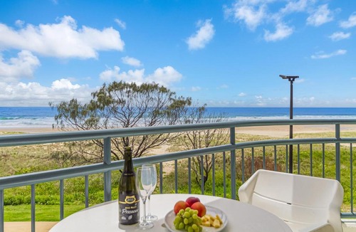 Bilinga Apartment | Oceanside Resort - Absolute Beachfront Apartments
