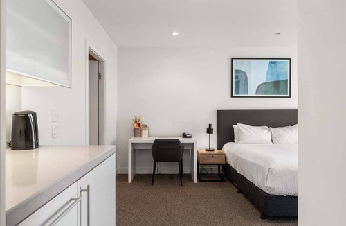 Glenelg Resort | Oceanside Studio at the Pier