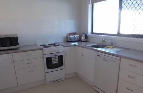 Bunbury Apartment | Oceanside Villa Centrally Located