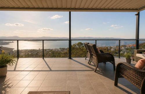 Sandy Bay Villa | Oceanview Oasis - Close to CBD and Airport