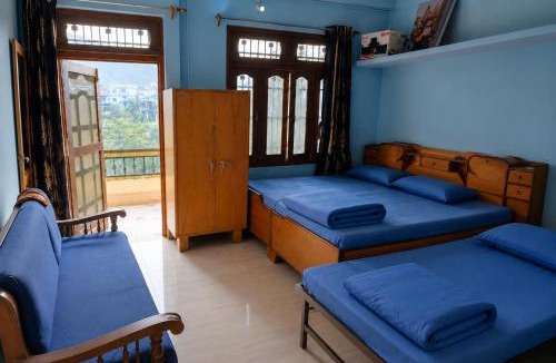 Pithoragarh Apartment | Old Mountain Home
