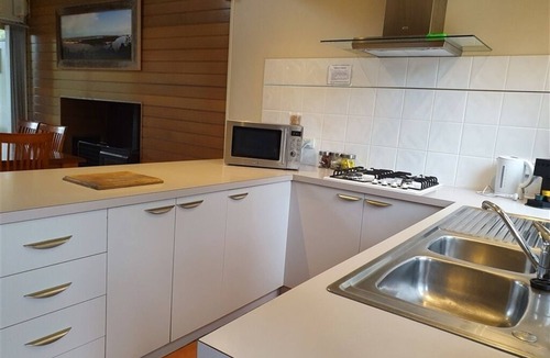 Forge Creek Apartment | Omeo - 1 Nt(waterfront)