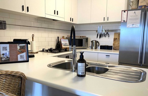 South Melbourne Apartment | On Wells - Central/Direct/Walk to Everything!